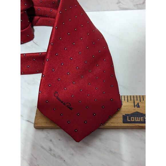 Oscar de la Renta Men's 100% Silk Red With Blue & White Diamond Neck Tie - Picture 5 of 5